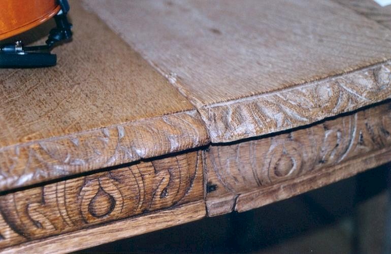 Tafelrestauratie, Louis de XIV tafel, ontbrekende delen bijgemaakt.